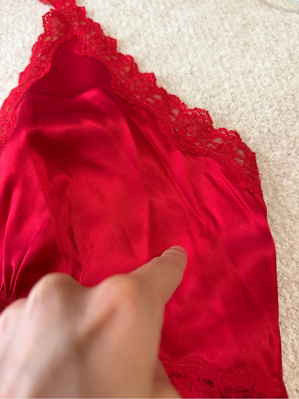 Reformation Monica Silk Top in Lipstick - Picture 4 of 13
